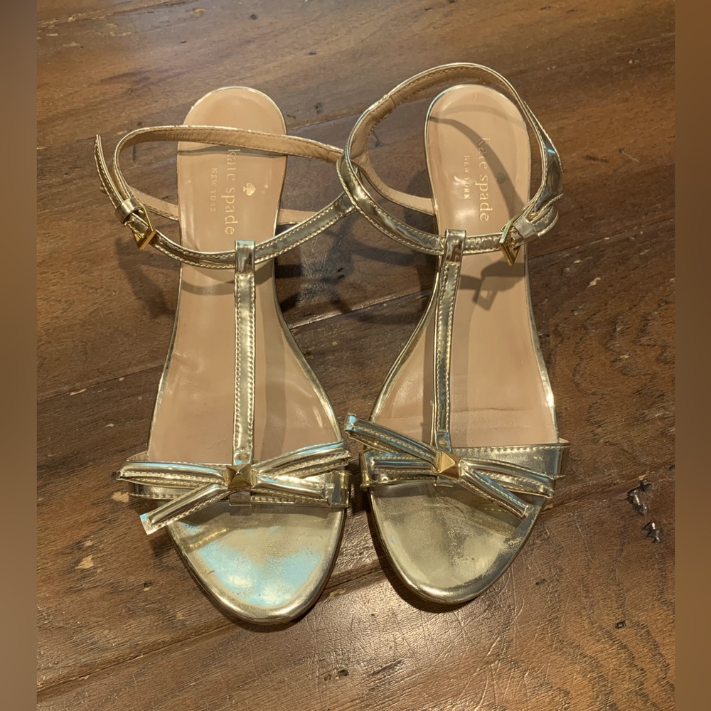 EUC Kate Spade Gold Bow Patent Wedge Sandals 8